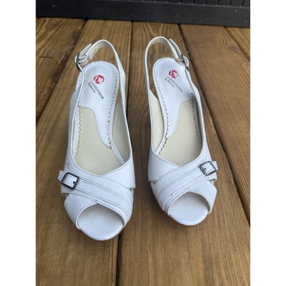 Vintage Y2K Be Comfortable Blonde White Buckle High Heels Peep Toe Straps 5M - Picture 2 of 8